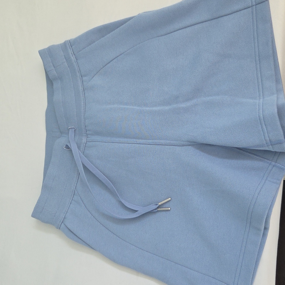 Lululemon Scuba High-Rise 5"